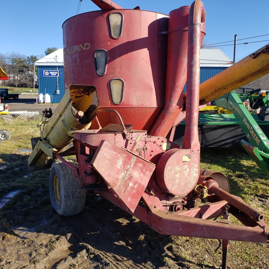 New Holland 357 Grinder Mixer For Sale