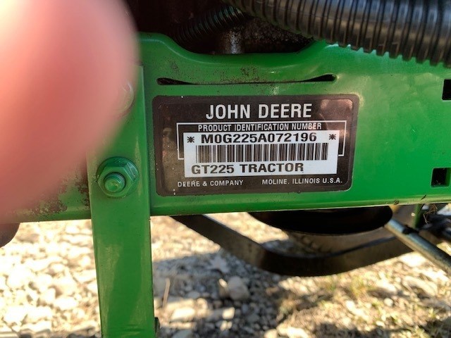 2003 John Deere GT225 Lawn Mower For Sale