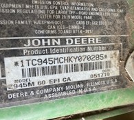 2019 John Deere Z945M Thumbnail 8