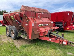 Manure Spreader-Dry/Pull Type For Sale 2012 H & S TS 5134 