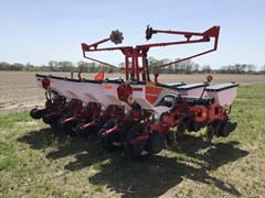 Planter For Sale 2014 White 9222 Planter For Sale 2014 White 9222
