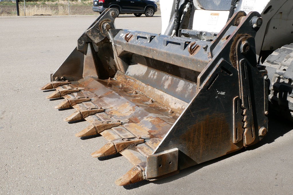 2012 Bobcat Bucket, Combination Loaders/Telehandlers 68" Attachments