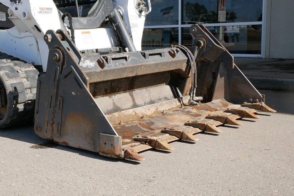 2012 Bobcat Bucket, Combination Loaders/Telehandlers 68" Attachments
