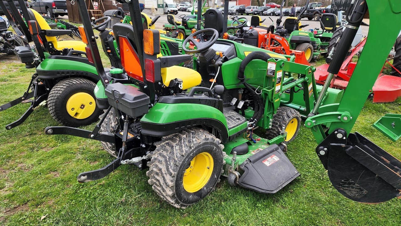 2015 John Deere 1025R Tractor - Compact Utility For Sale