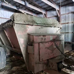 Manure Spreader-Dry/Pull Type For Sale 2014 Kuhn Knight 8124 Manure Spreader-Dry/Pull Type For Sale 2014 Kuhn Knight 8124