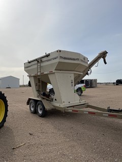 Seed Tender For Sale 2010 Unverferth 2750 Seed Tender For Sale 2010 Unverferth 2750