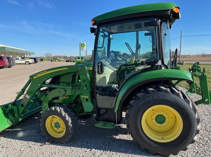 2014 John Deere 3046R Tractor - Compact Utility For Sale