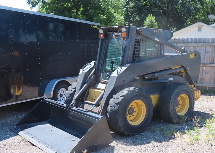 2004 New Holland LS190B Skid Steer For Sale