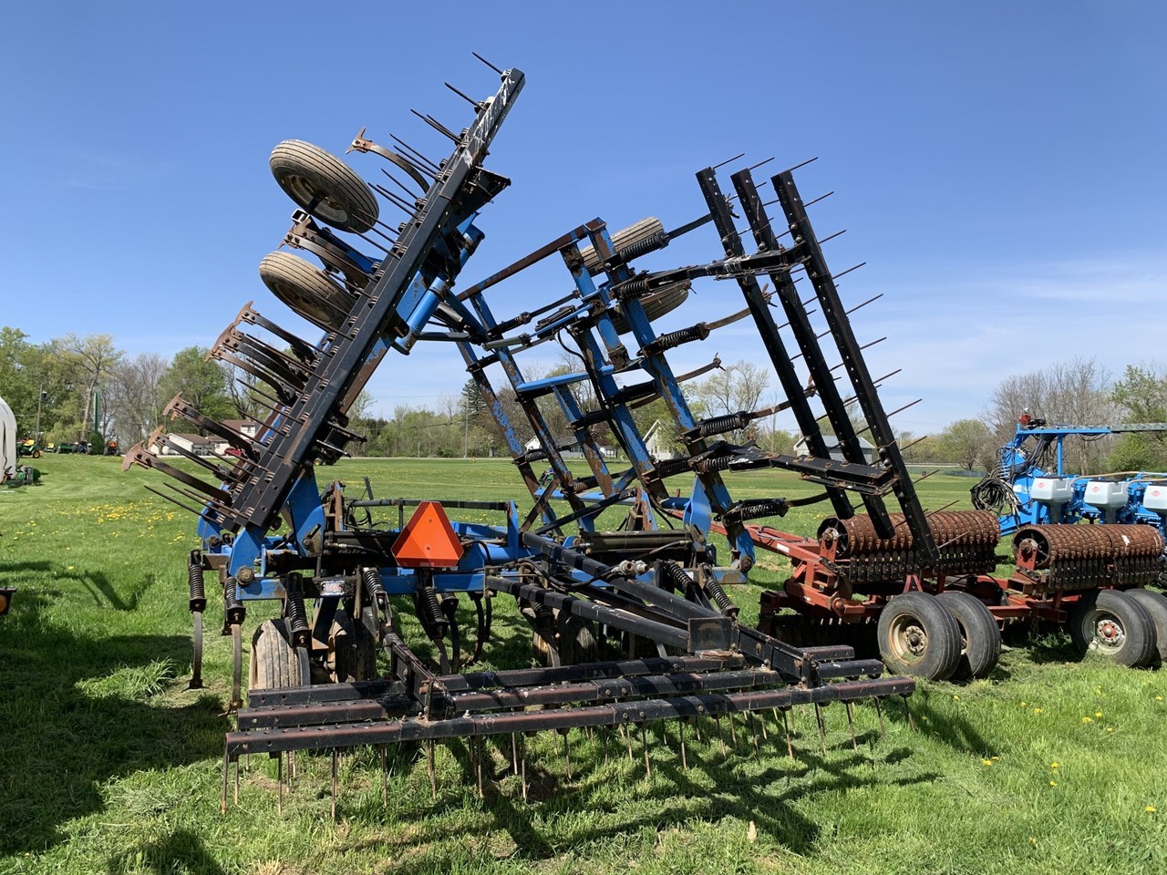 DMI Tiger Mate 27 Ft Field Cultivator For Sale