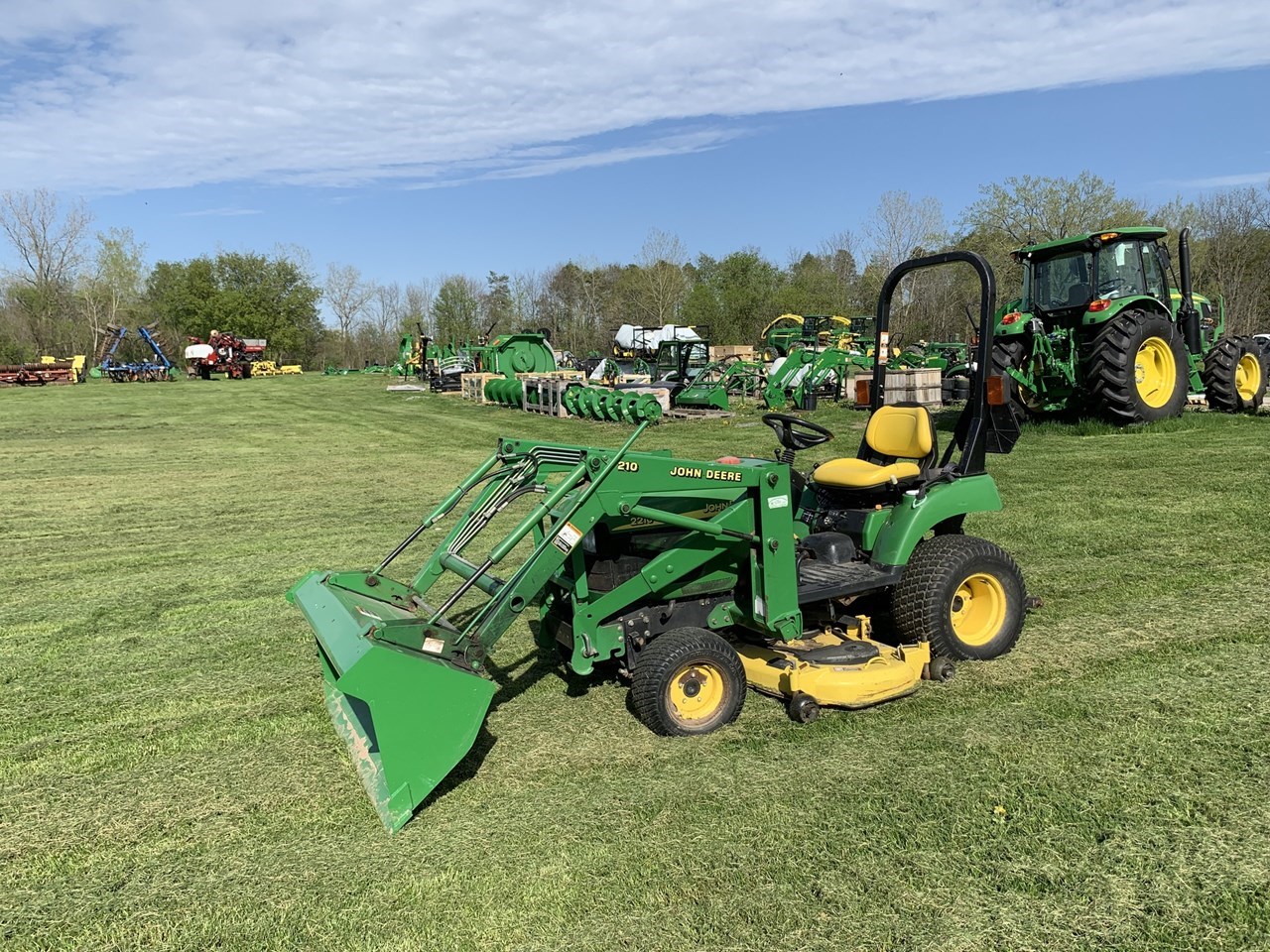 2005 John Deere 2210 Tractor - Compact Utility For Sale