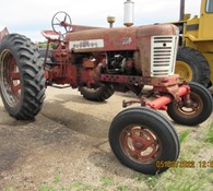 International Harvester Farmall 350 Thumbnail 3