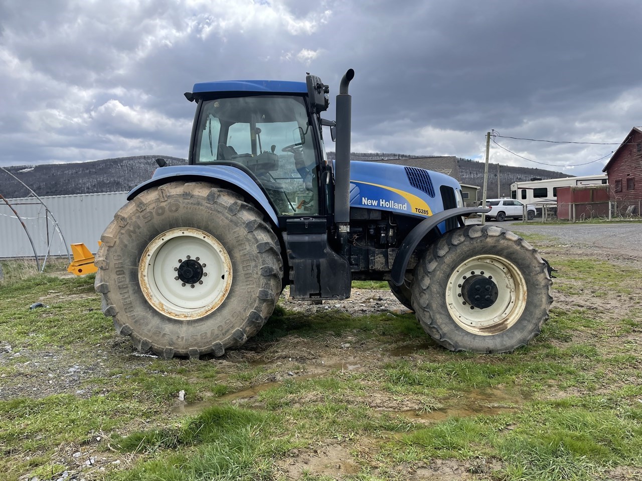 2003 New Holland TG285 Tractor - Row Crop For Sale
