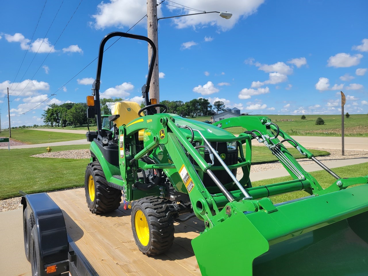 2021 John Deere 1025R Compact Utility Tractor For Sale in LeMars Iowa