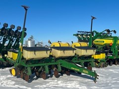 Planter For Sale 1989 John Deere 7200 