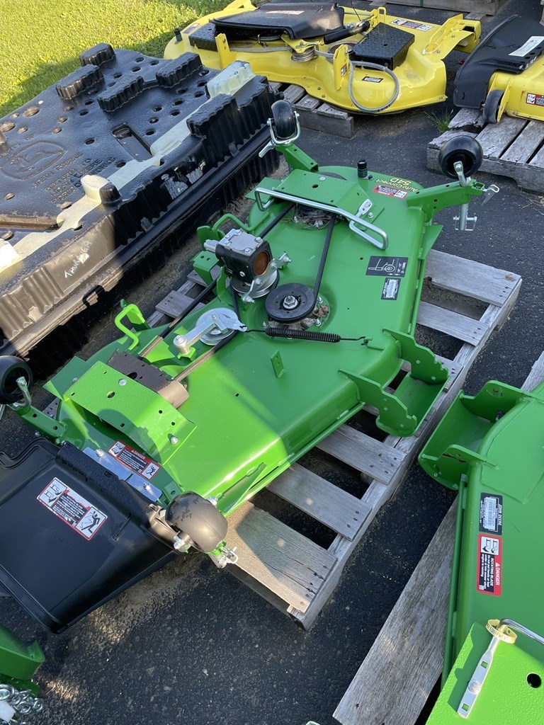 2021 John Deere 54D Mower Deck برسم البيعNorton Ohio