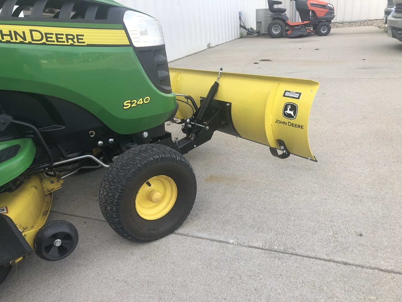 2015 John Deere S240 Riding Mower For Sale in Pender Nebraska