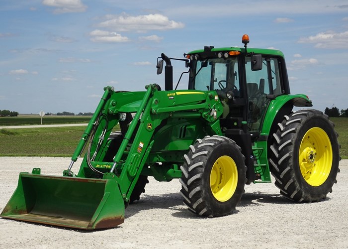 2016 John Deere 6155M Tractor - Row Crop For Sale