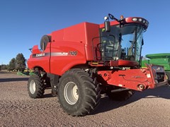 Combine For Sale 2010 Case IH 7120 Combine For Sale 2010 Case IH 7120