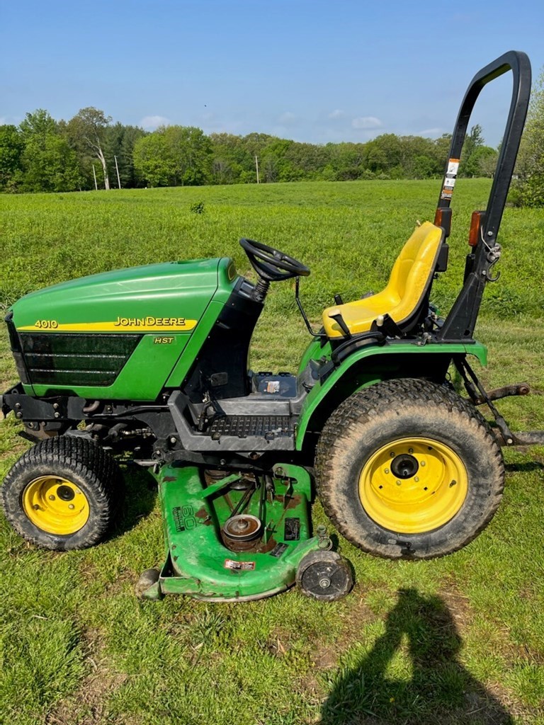 2004 John Deere 4010 Compact Utility Tractor For Sale in Steeleville