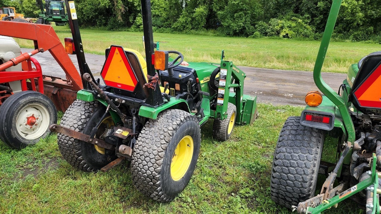 2000 John Deere 4100 Tractor - Compact Utility For Sale