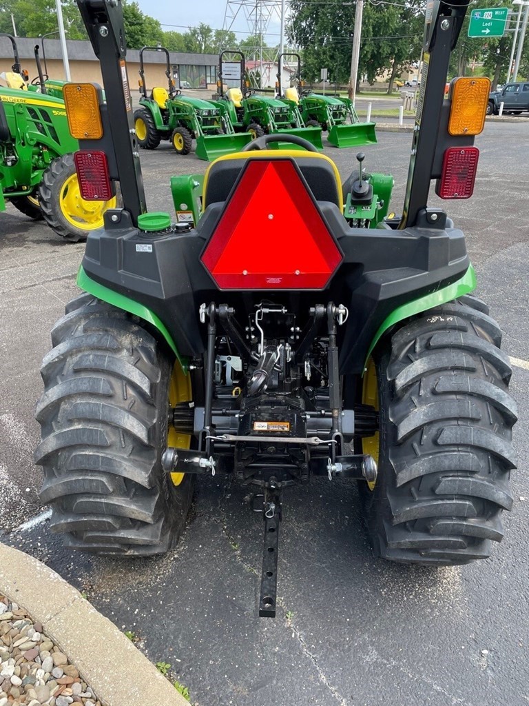 2022 John Deere 3032E Compact Utility Tractor A La VentaNorton Ohio
