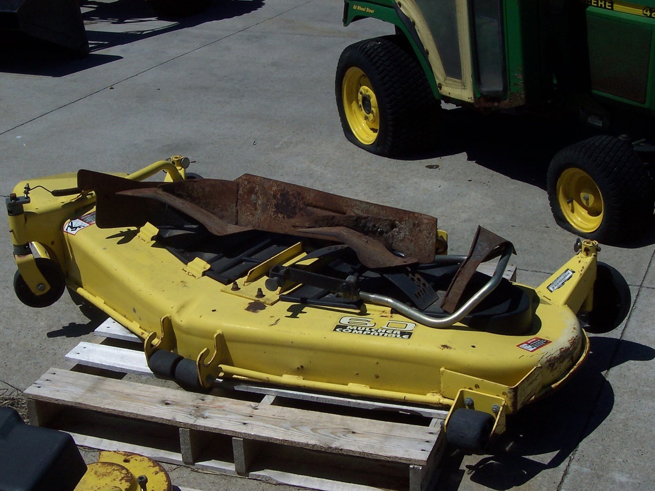 1999 John Deere 425mowsnowcab Riding Mower For Sale in North Liberty