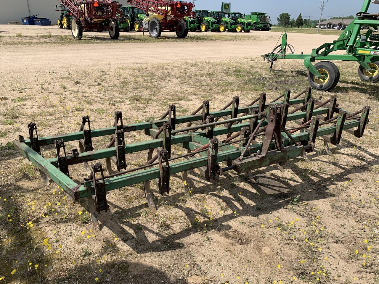 John Deere 12' FIELD CULTIVATOR Field Cultivator For Sale in Glenwood