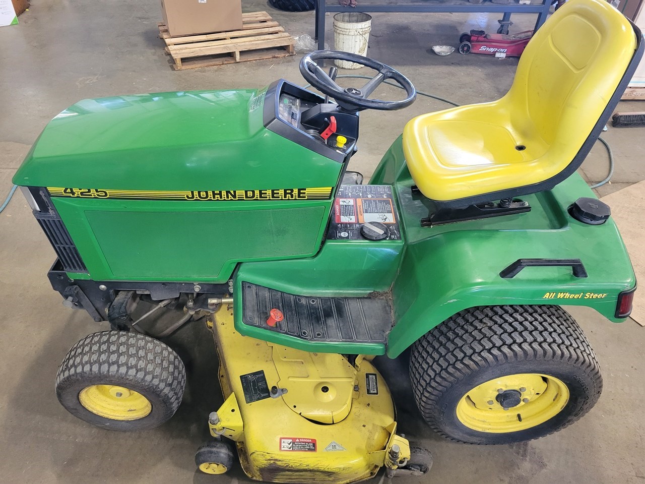 1995 John Deere 425 Riding Mower For Sale in Stewart Minnesota
