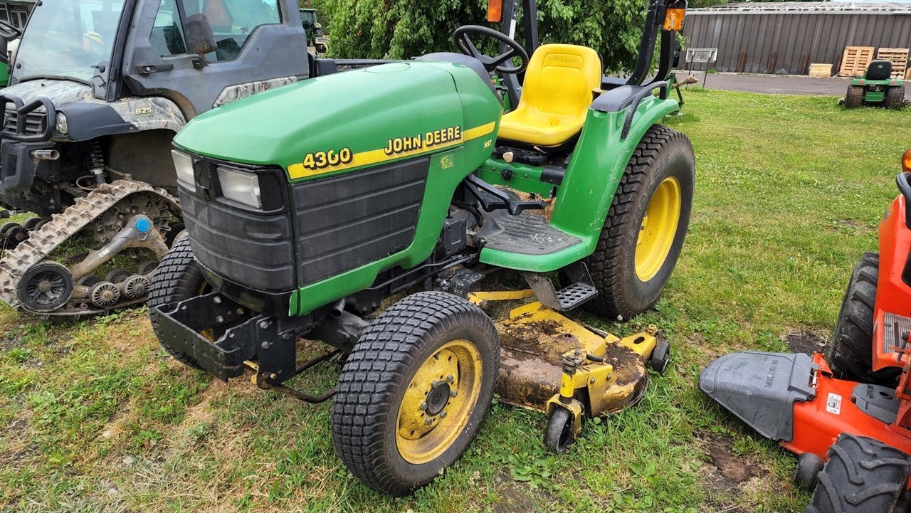 2002 John Deere 4300 Tractor - Compact Utility For Sale