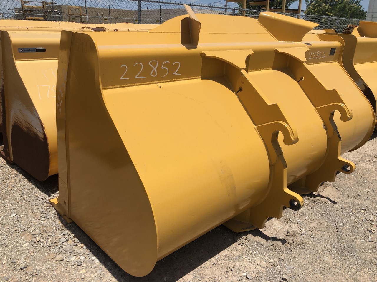 2022 John Deere 3.25 YD 624 Coupler Bucket Bucket For Sale in Oklahoma