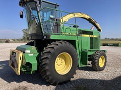 Forage Harvester-Self Propelled For Sale 1994 John Deere 6810 Forage Harvester-Self Propelled For Sale 1994 John Deere 6810