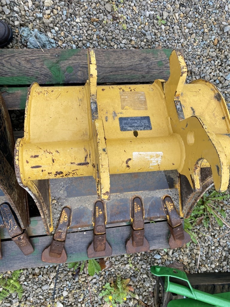 2021 John Deere AT316558 Bucket For Sale in Dutzow Missouri