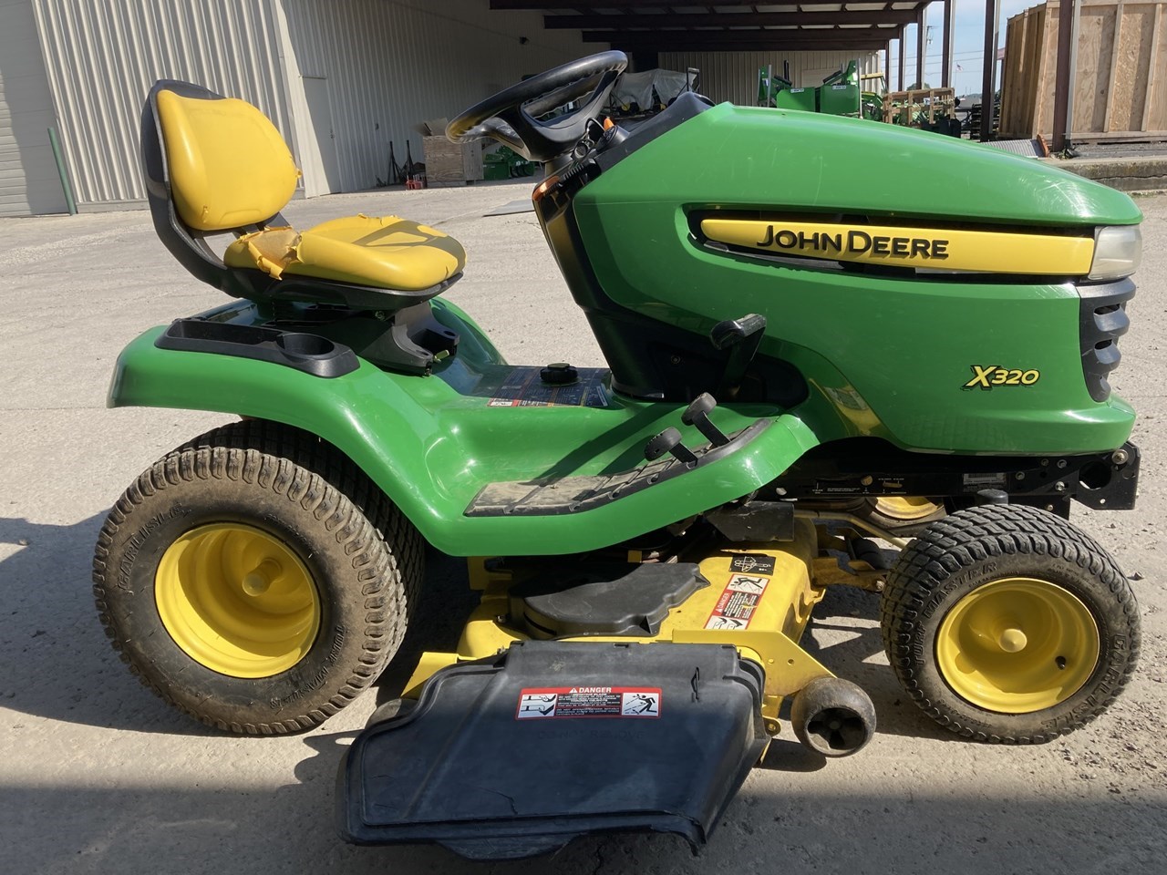 2007 John Deere X320 Riding Mower For Sale in Richwood Ohio