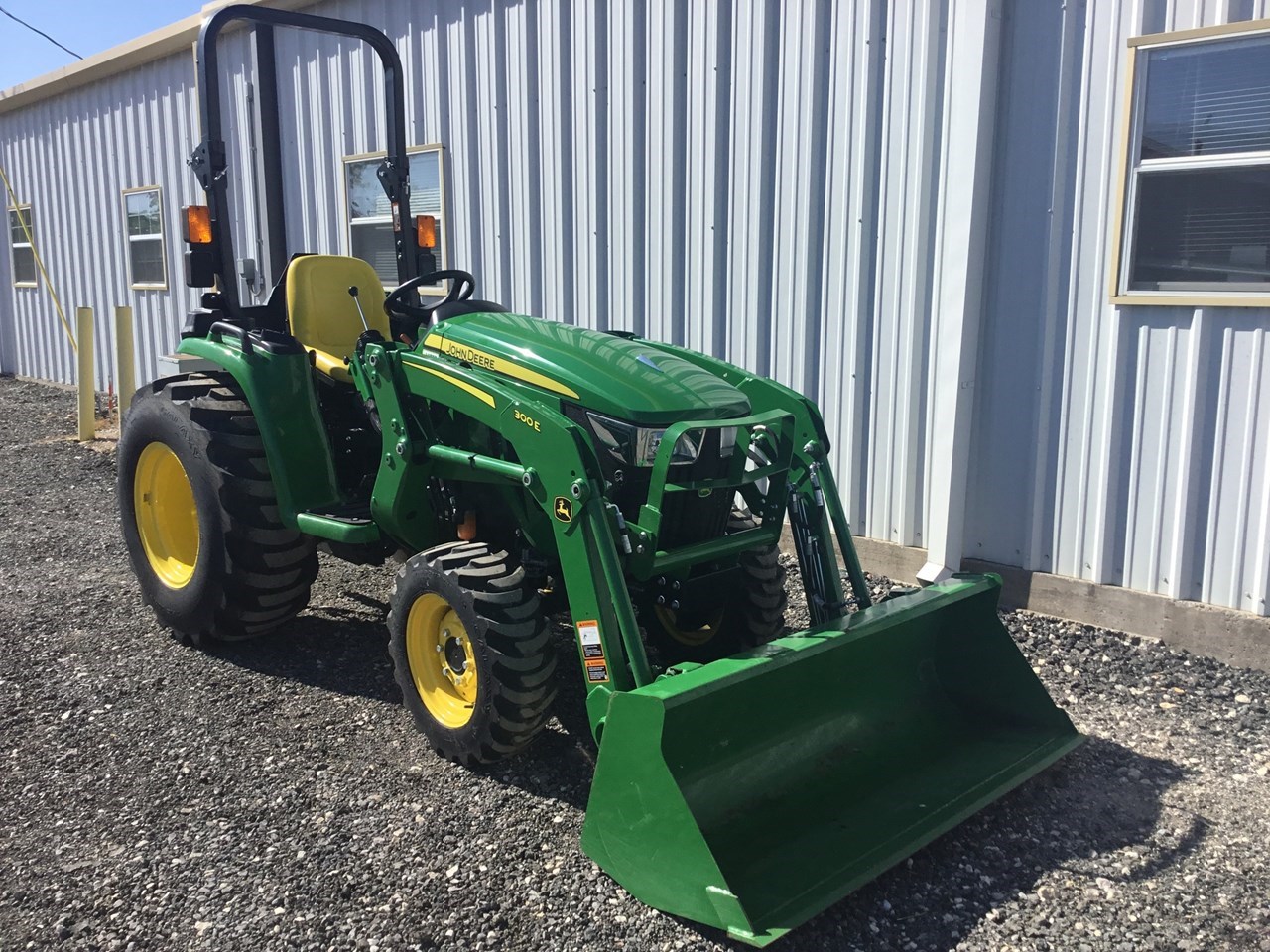 2019 John Deere 3032E Compact Utility Tractor For Sale in Rhome Texas