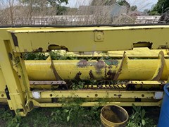 Forage Head-Windrow Pickup For Sale 2009 John Deere 640B Forage Head-Windrow Pickup For Sale 2009 John Deere 640B