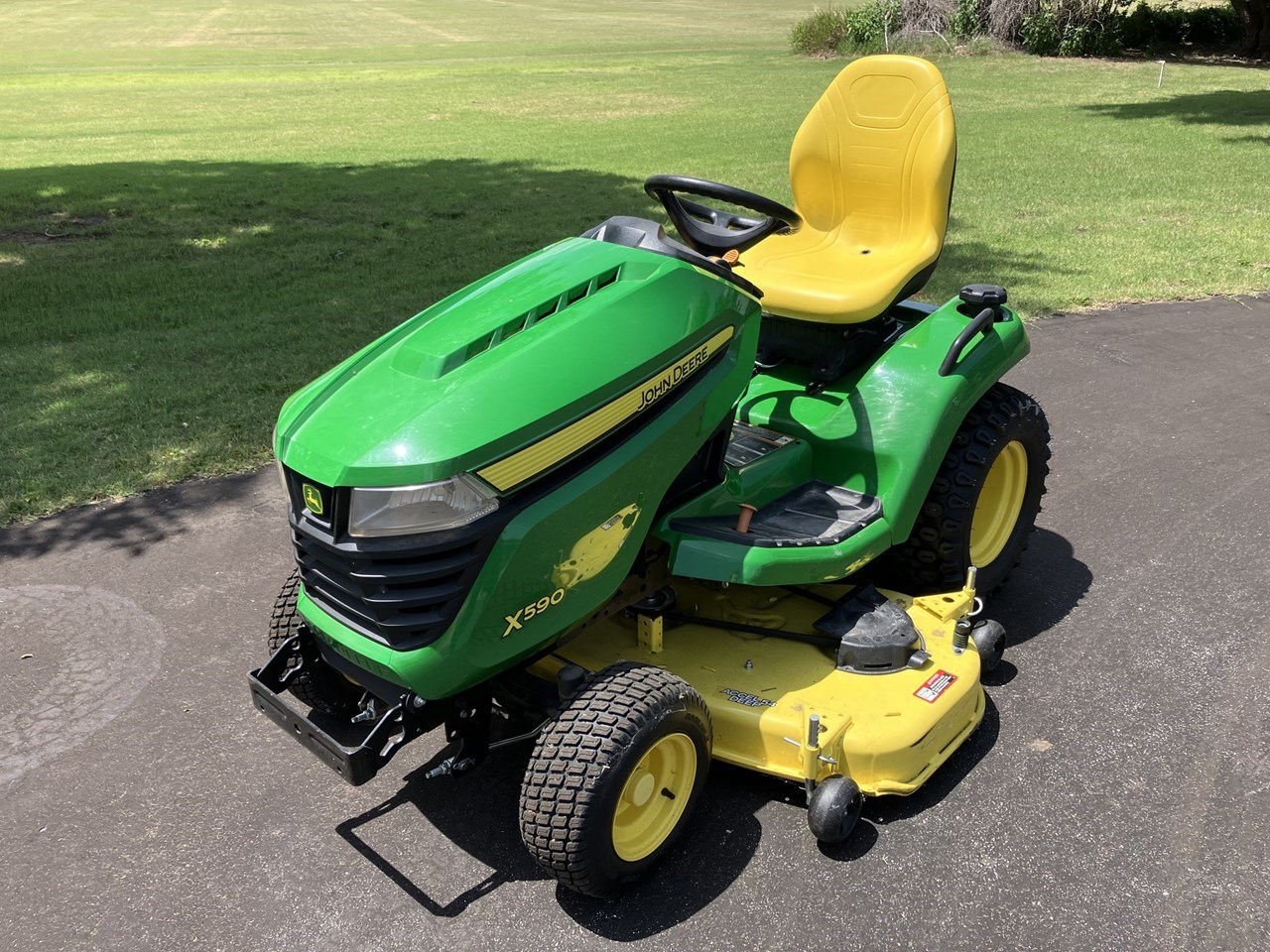 2017 John Deere X590 Riding Mower For Sale in Enid Oklahoma