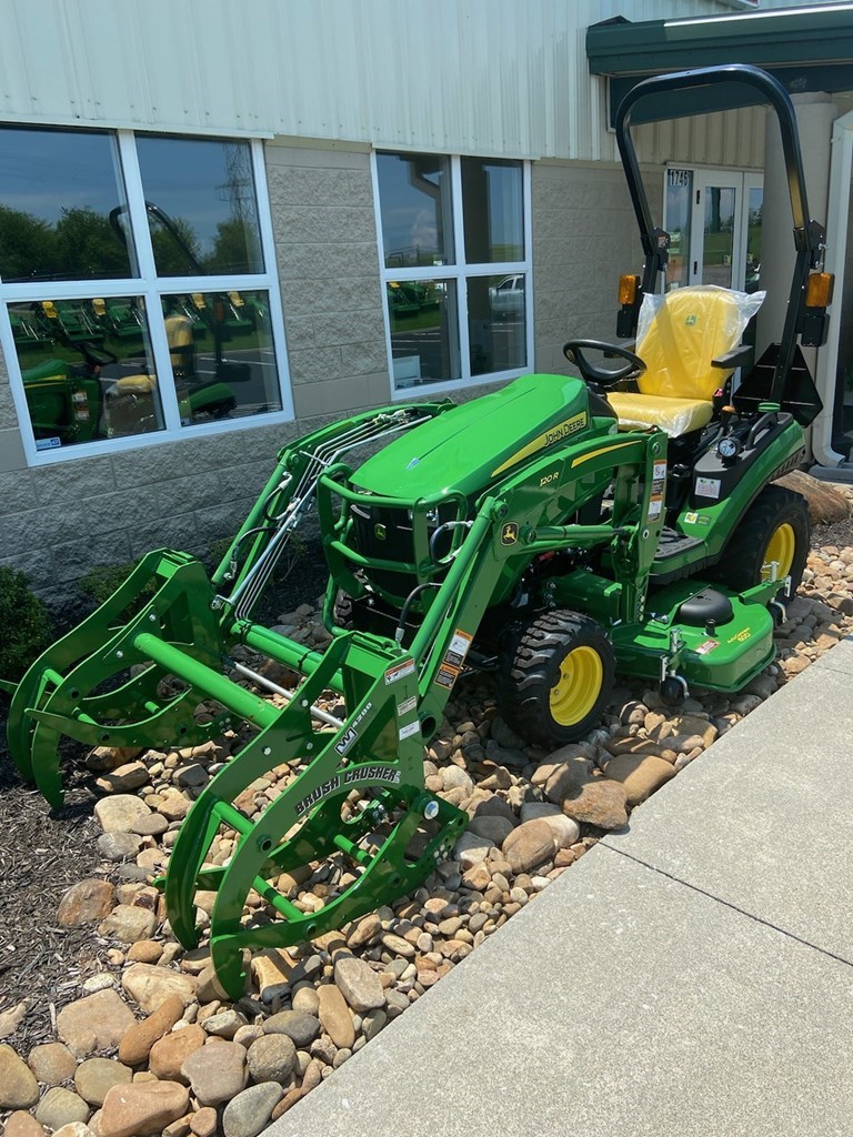 2022 John Deere 1025R MOWER DECK & GRAPPLE Compact Utility Tractor For