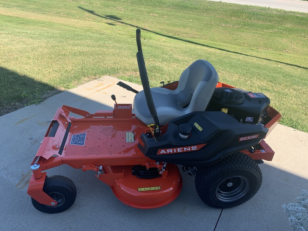 2022 Ariens Edge 34 Zero Turn Mower For Sale in Chilton Wisconsin