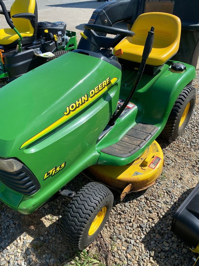 1998 John Deere LT155 Riding Mower For Sale in Milledgeville