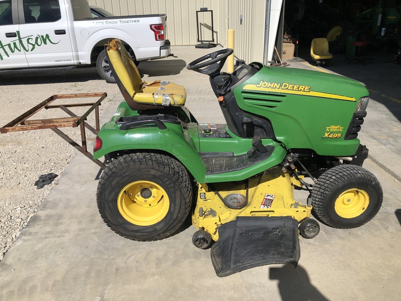 2004 John Deere X495 Riding Mower For Sale in Elnora Indiana