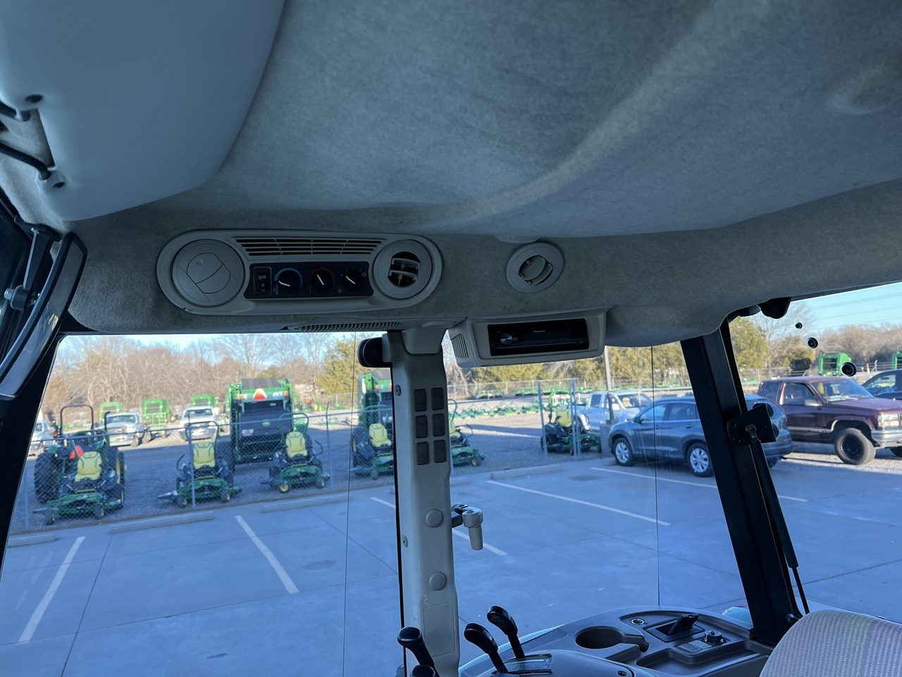 2004 John Deere 5520 Tractor Utility For Sale in Poteau Oklahoma