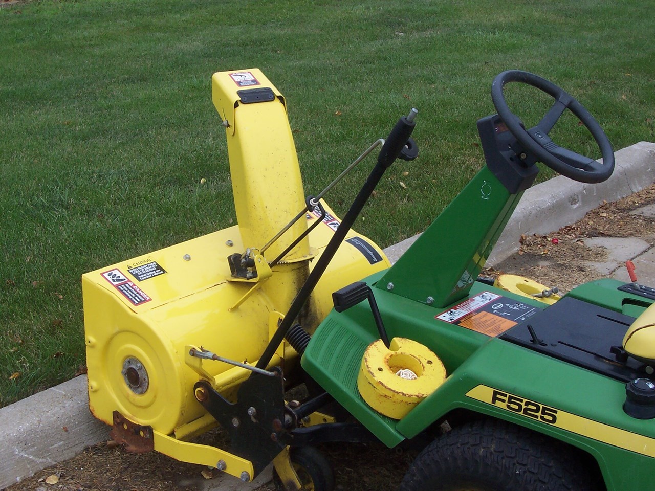 1995 John Deere F525 w/snow Zero Turn Mower For Sale in North Liberty Iowa