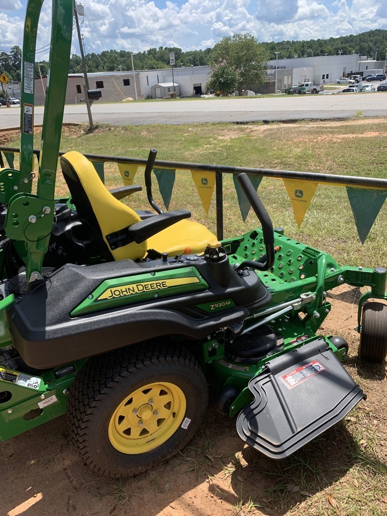 2023 John Deere Z920M Zero Turn Mower برسم البيعMacon