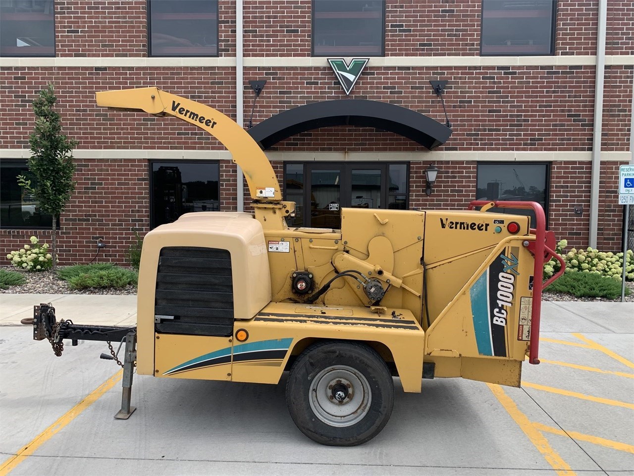 2006 Vermeer BC1000XL Chippers For Sale in East Moline Illinois