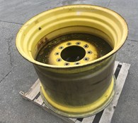 John Deere AH133844 WHEEL 30.5X32. Thumbnail 2