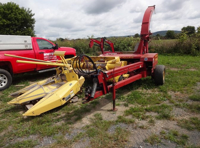 1997 New Holland 790 Forage Harvester-Pull Type For Sale