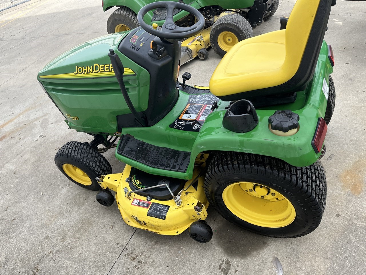 2001 John Deere GT235 Riding Mower For Sale in Effingham Illinois