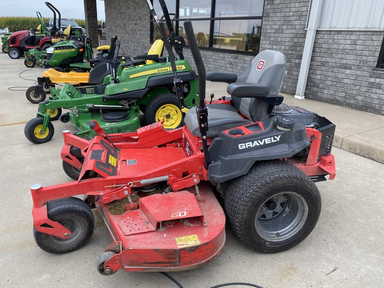 2018 Gravely ZT60 HD Zero Turn Mower برسم البيعWinchester Illinois