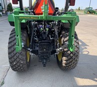 2022 John Deere 2032R Thumbnail 2