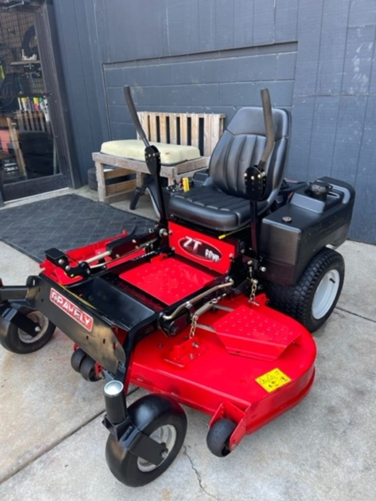 2013 Gravely ZT 60HD Zero Turn Mower برسم البيعIron Station North Carolina